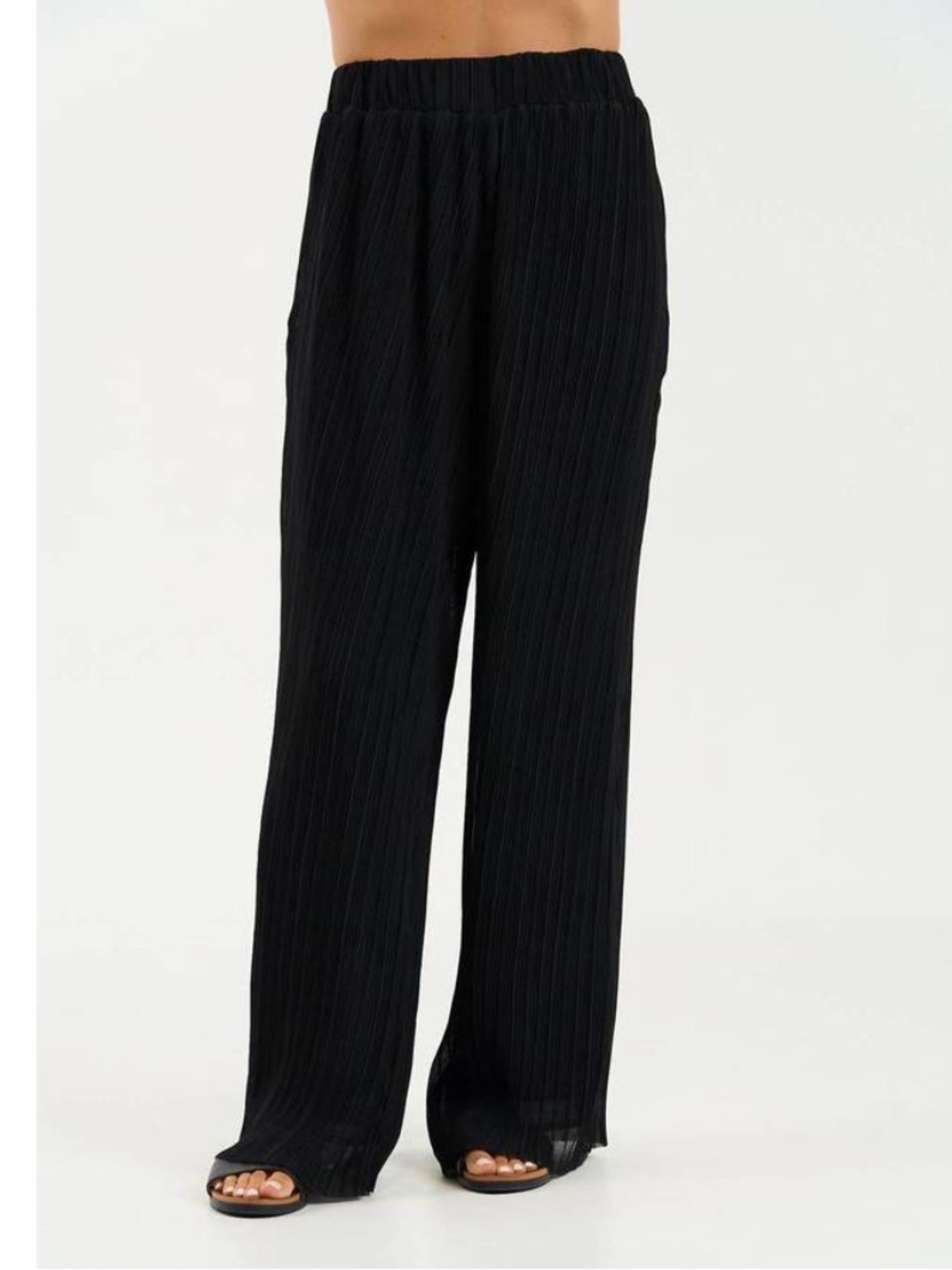 We Are SUNDAYS juniper pants in black Plisse Pleated 1 Small